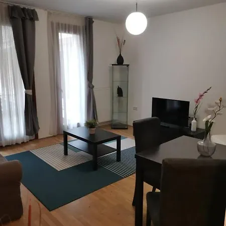 Hi Downtown K9 Budapest